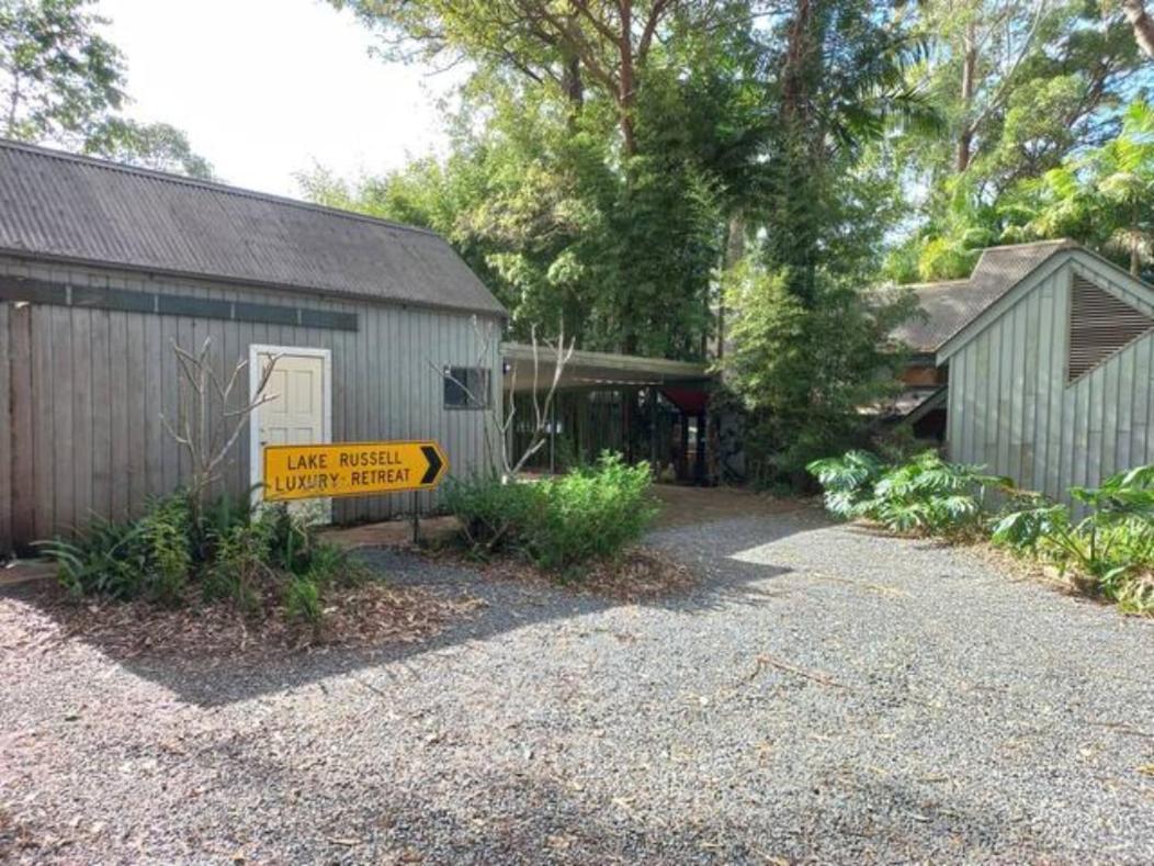 Lake Russell Retreat Emerald Beach Bagian luar foto