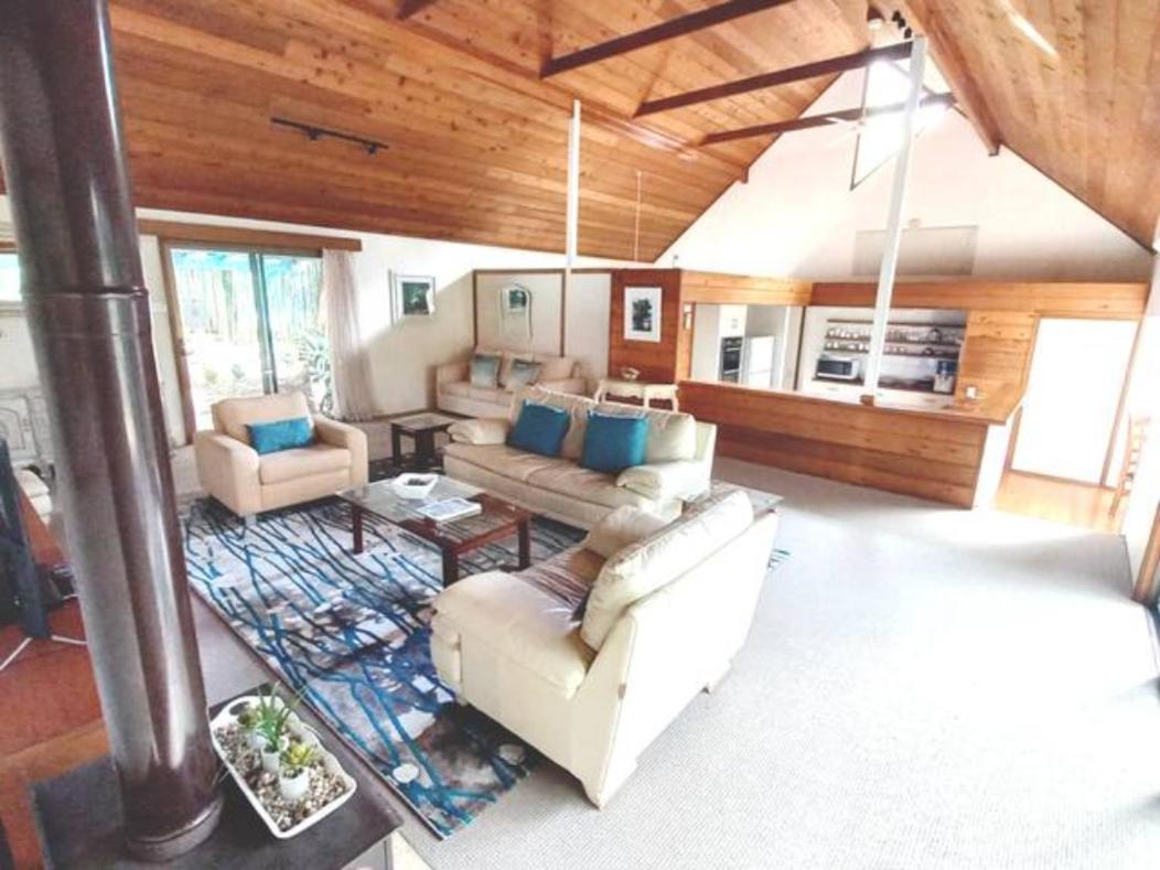 Lake Russell Retreat Emerald Beach Bagian luar foto