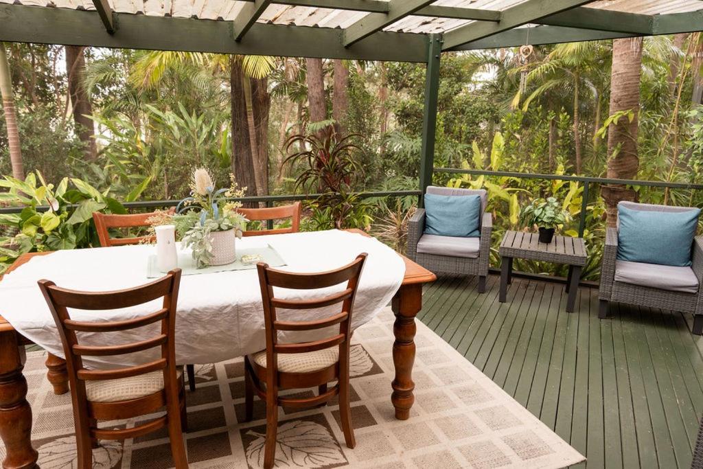 Lake Russell Retreat Emerald Beach Bagian luar foto