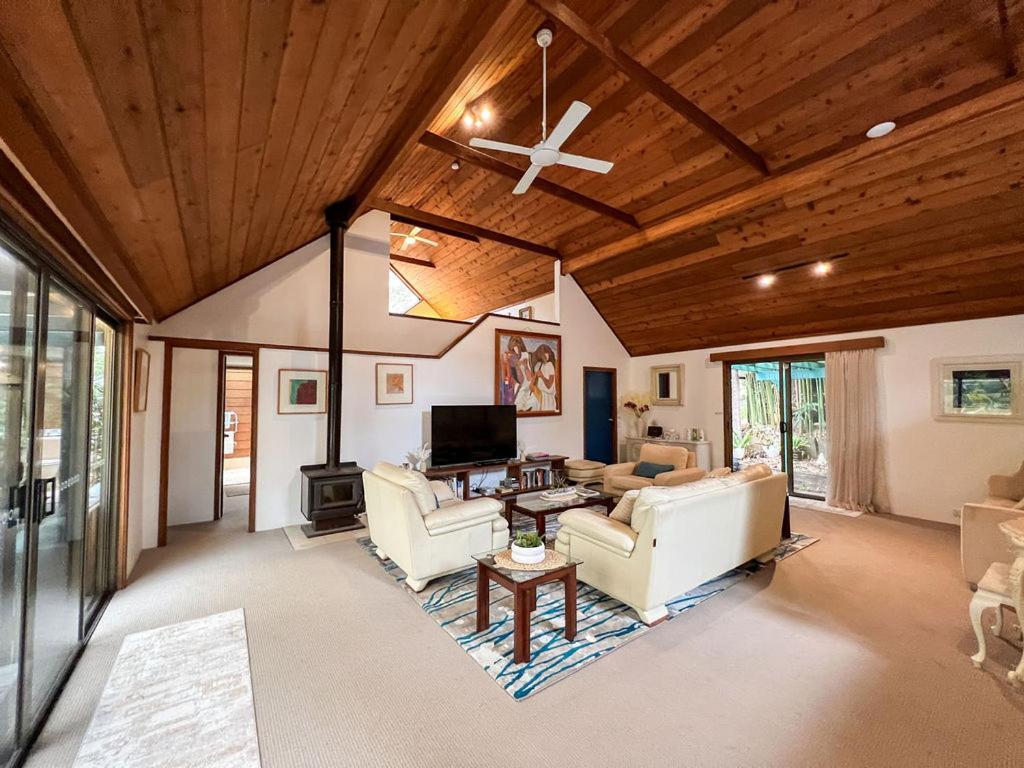 Lake Russell Retreat Emerald Beach Bagian luar foto