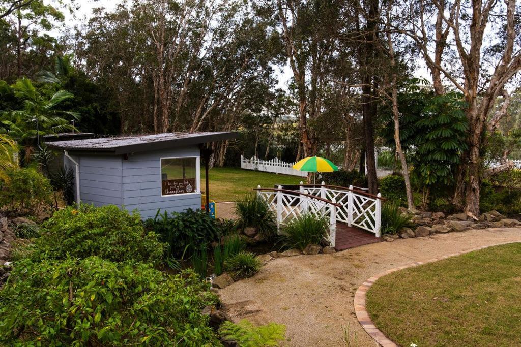 Lake Russell Retreat Emerald Beach Bagian luar foto
